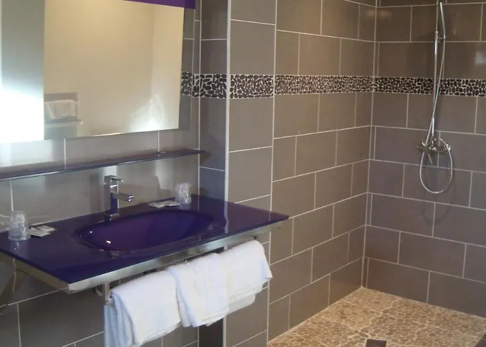 Jean Le Bon Hotel 2*